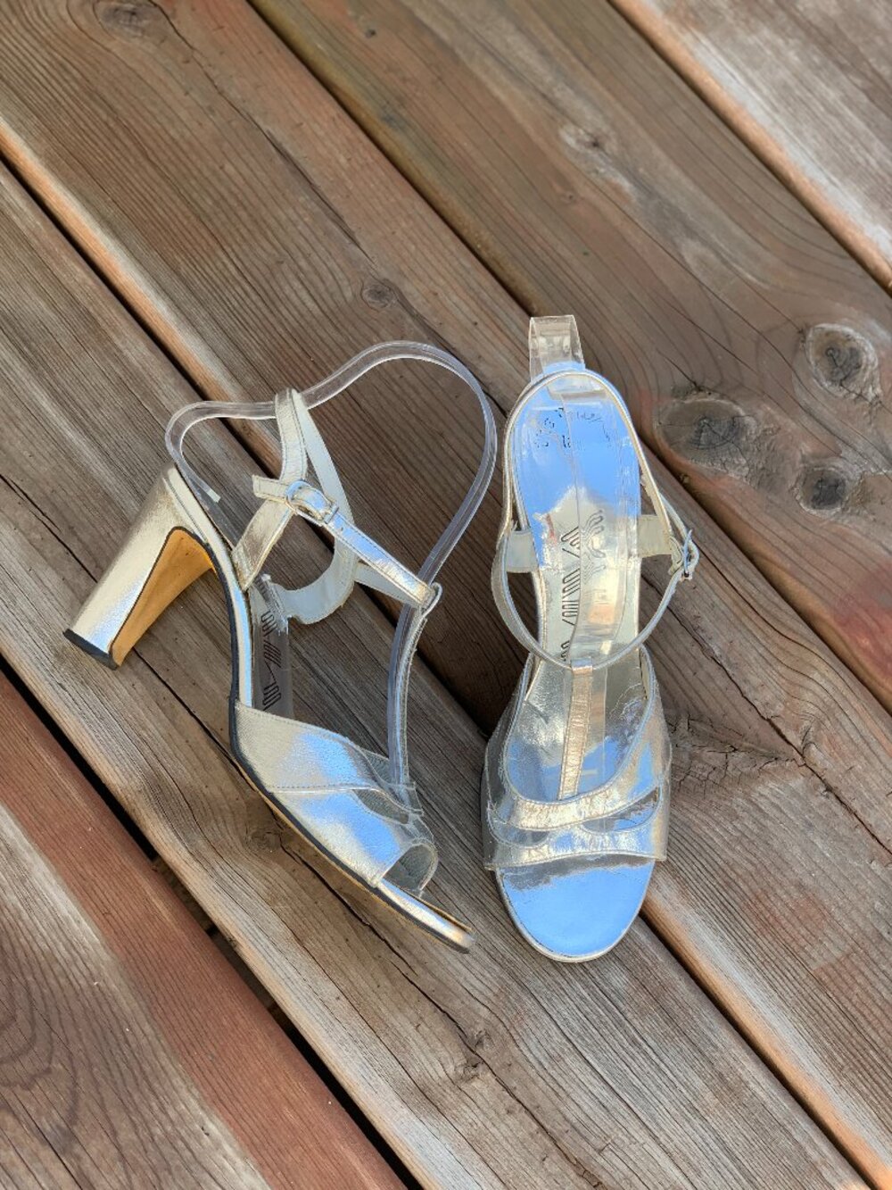 Vtg 1960s Metallic Silver Sandals 7.5 T Strap Open Toe Retro High Heel Shoes 70s